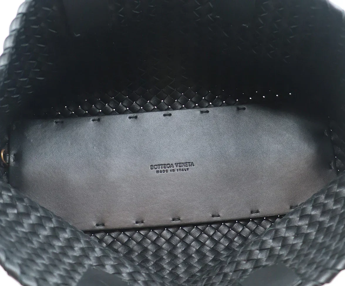 Bottega Veneta Black Woven Leather Handbag - Image 6