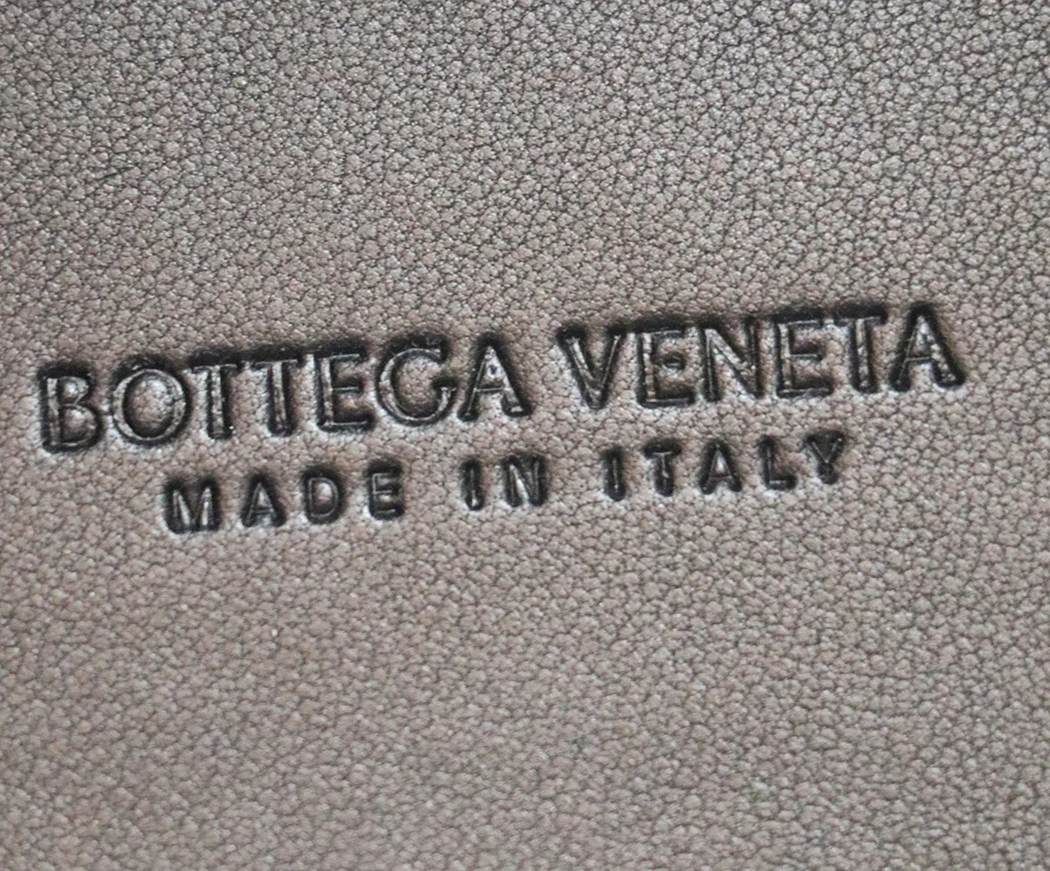 Bottega Veneta Black Woven Leather Handbag - Image 7