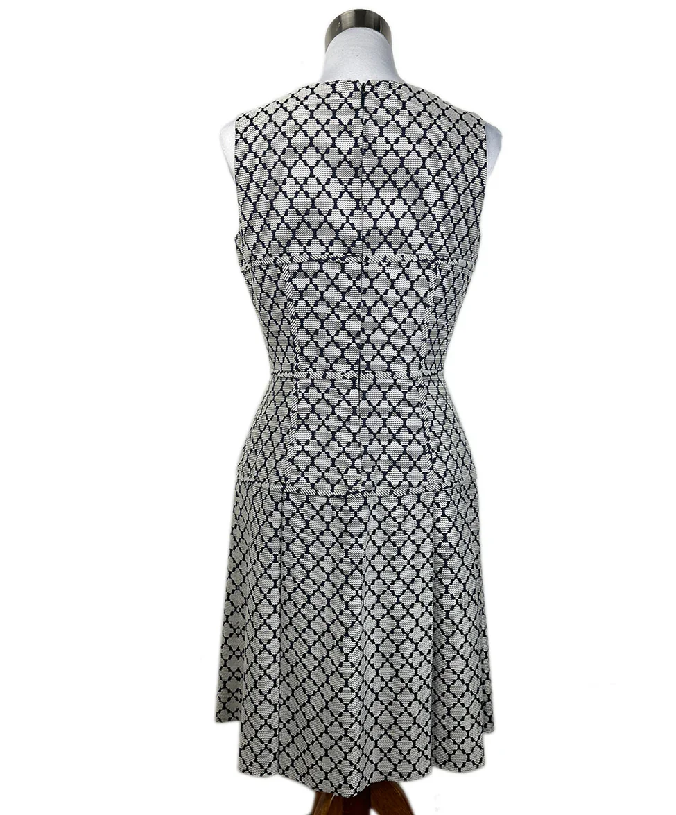 Carolina Herrera White Navy Sleeveless Dress Size 6 - Image 3