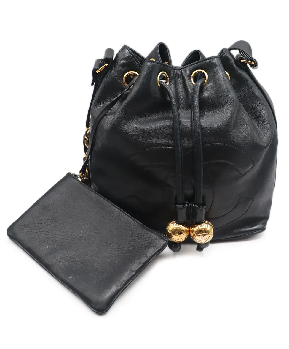 Chanel Black & Gold Lambskin Leather Vintage Drawstring Shoulder Bag - Image 6
