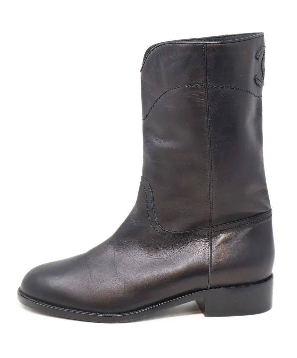 Chanel Black Leather Booties with Dust Bag sz 8.5 - Image 2