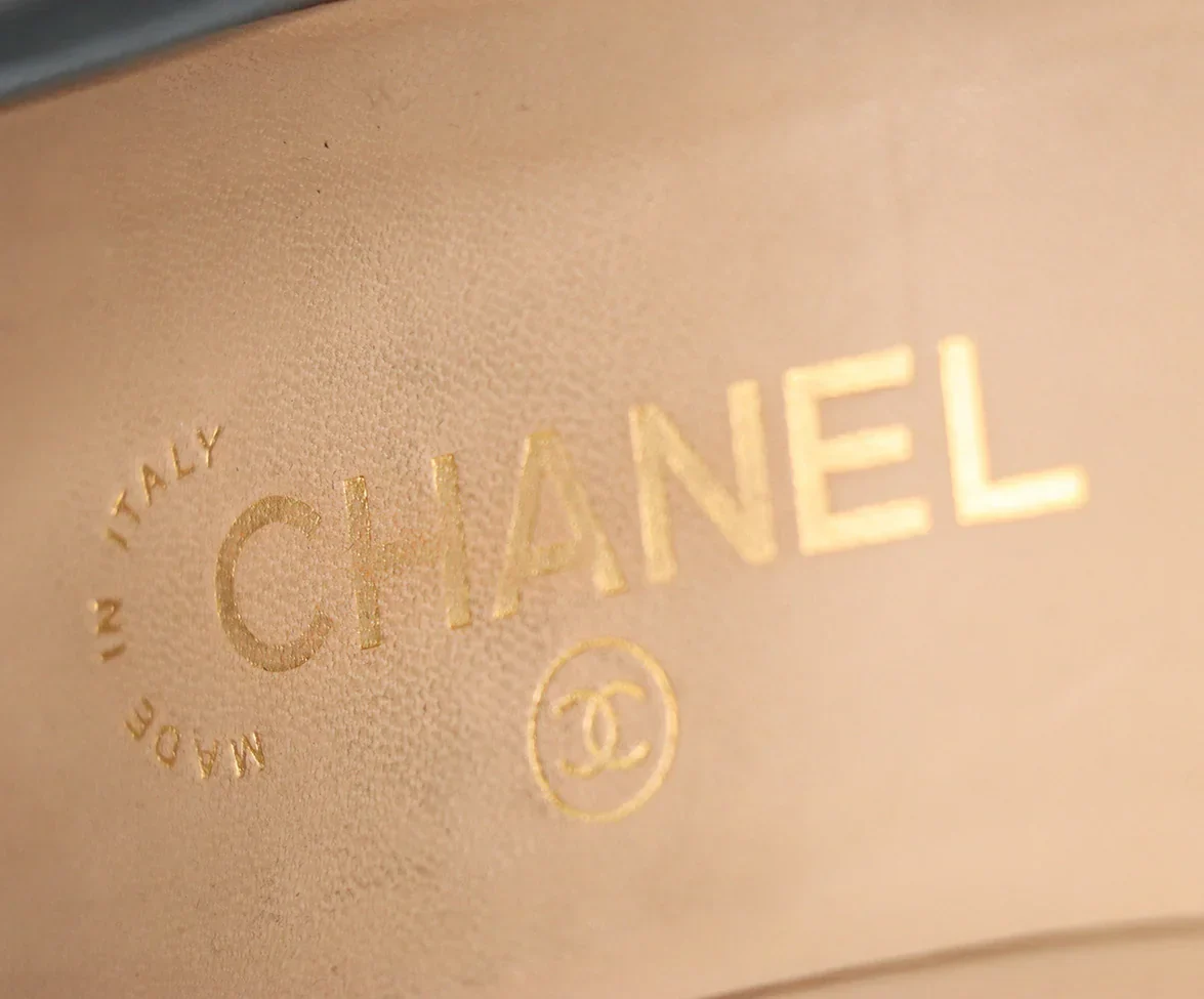 Chanel Black Leather Brown Patent Trim Flats Sz. 9 - Image 7