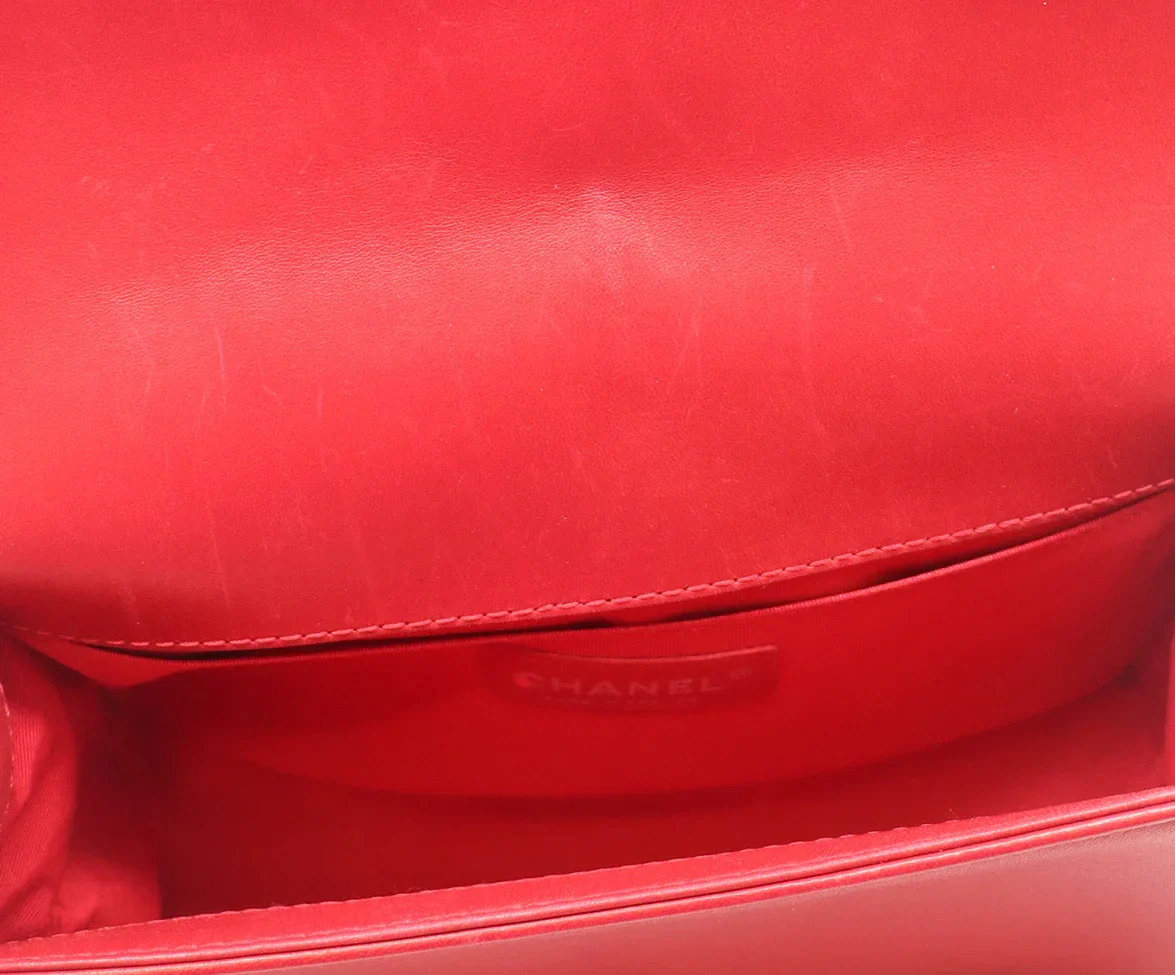 Chanel Black & Red Leather Boy Bag Handbag - Image 7