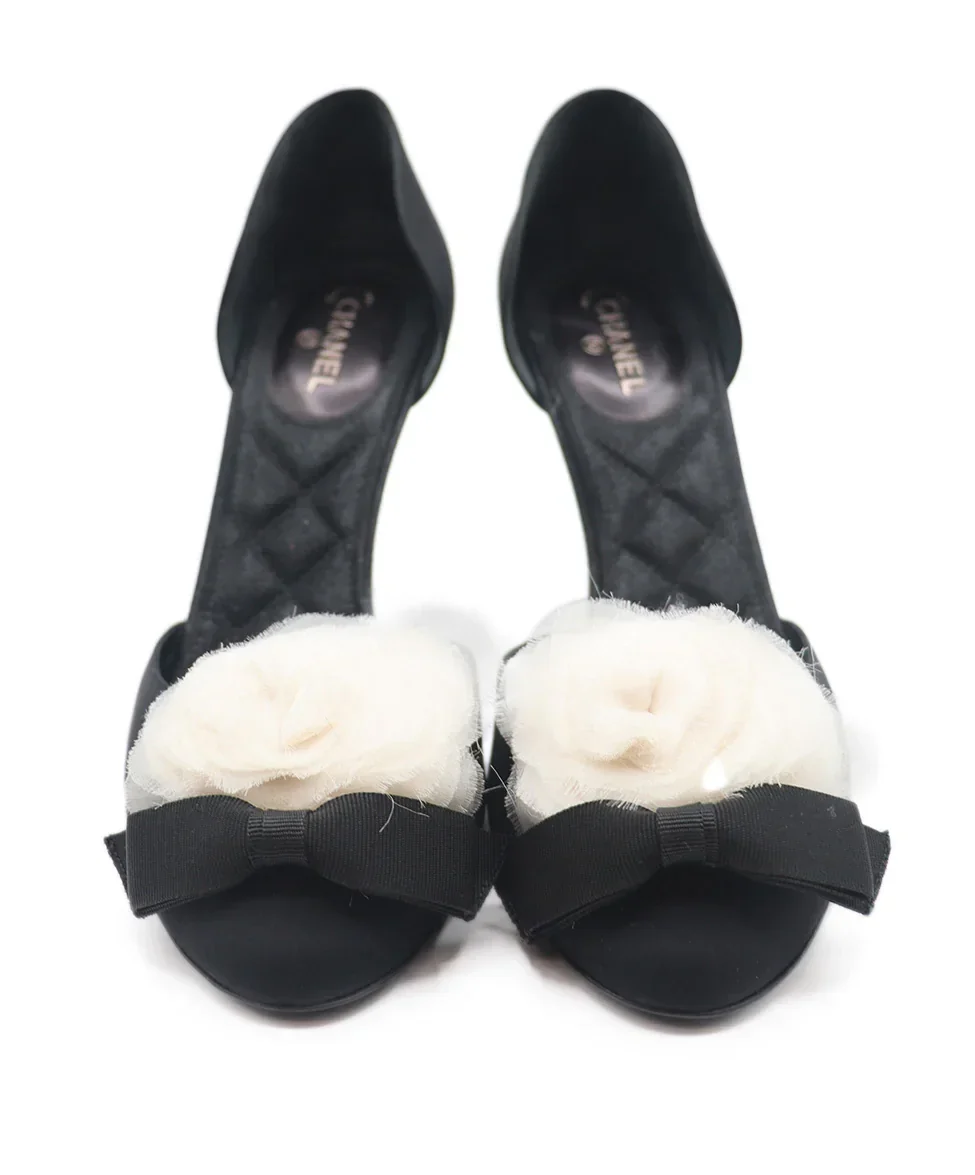 Chanel Black Silk White Camellia Heels sz 11 - Image 4