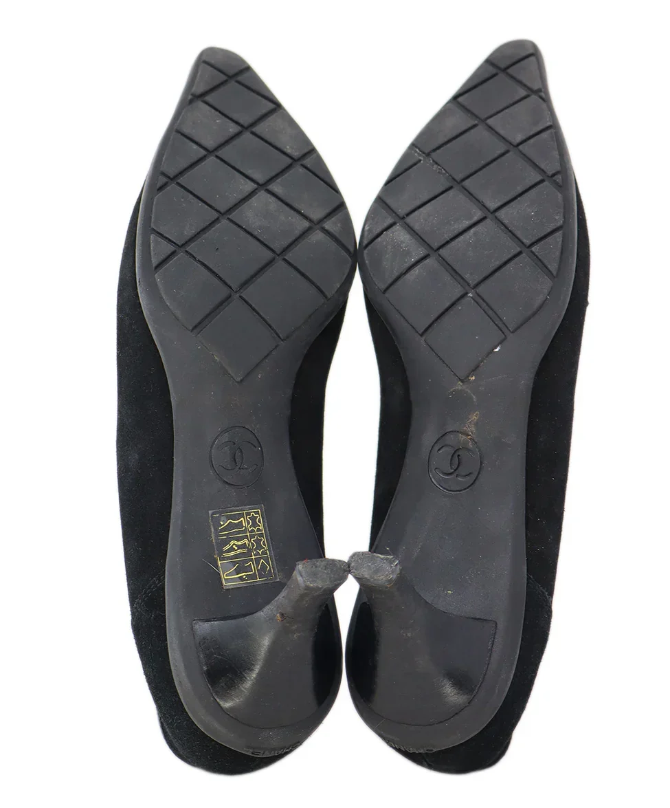 Chanel Black Suede Logo Stitching Heels sz 7.5 - Image 5