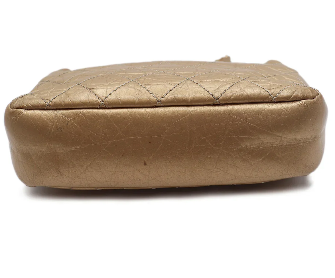 Chanel Gold Quilted Leather Handbag - Image 4