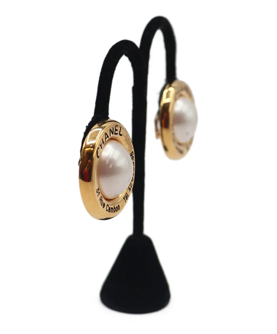 Chanel Metallic Gold & Pearl Vintage Earrings - Image 2
