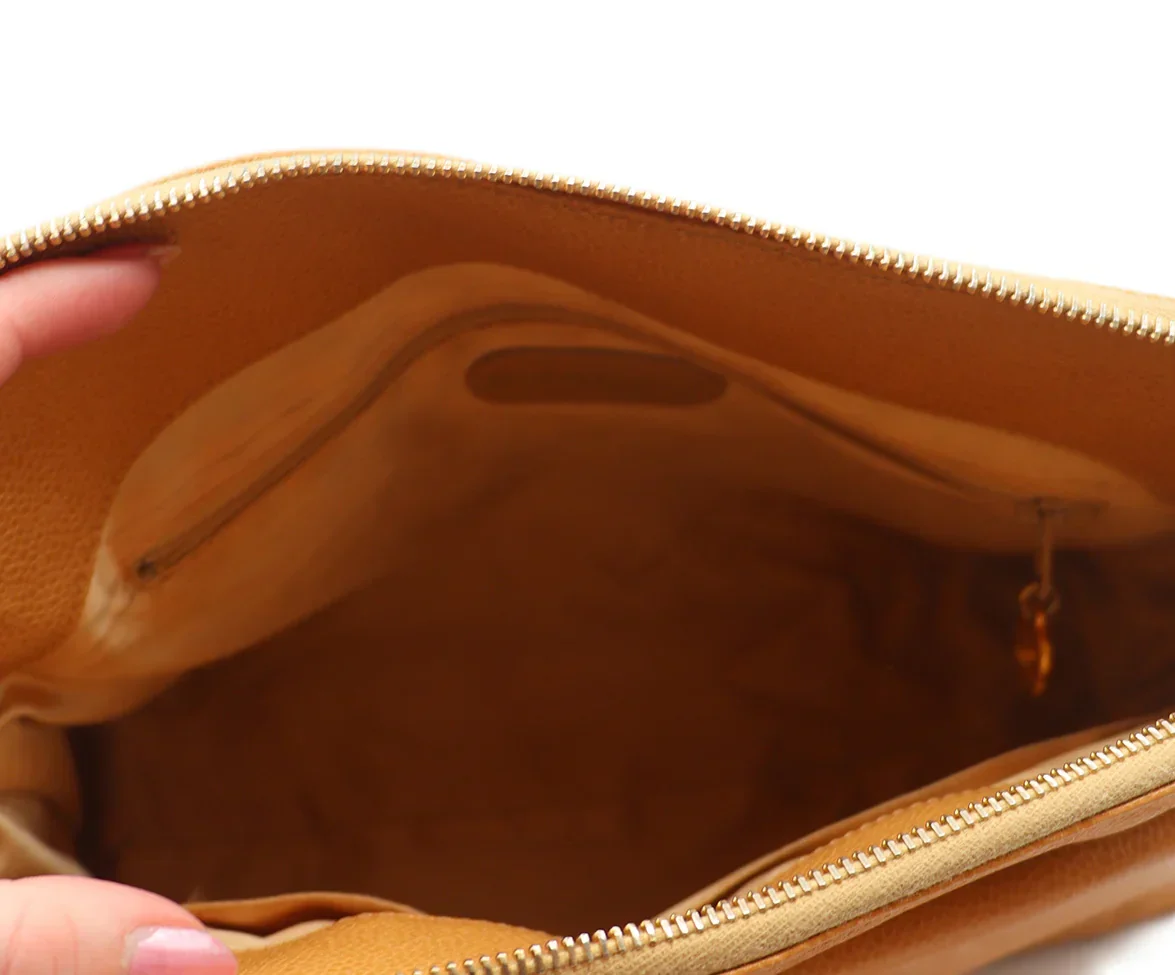 Chanel Tan Leather Vintage Handbag - Image 6