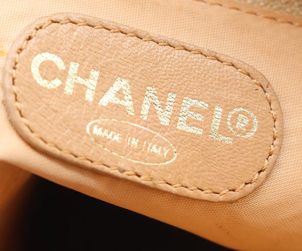 Chanel Tan Leather Vintage Handbag - Image 8