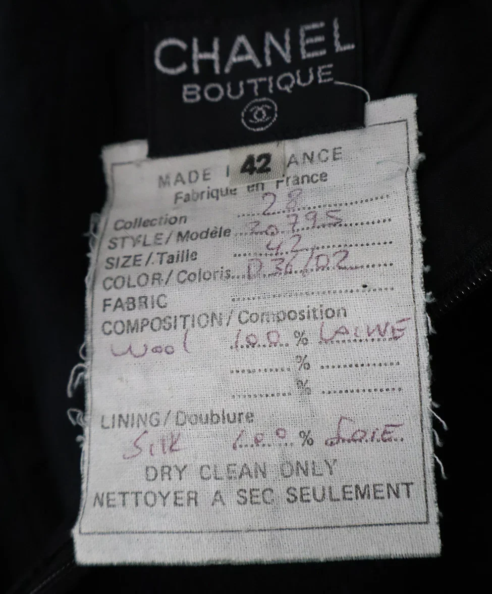 Chanel Vintage Black Wool Skirt sz 6 - Image 3
