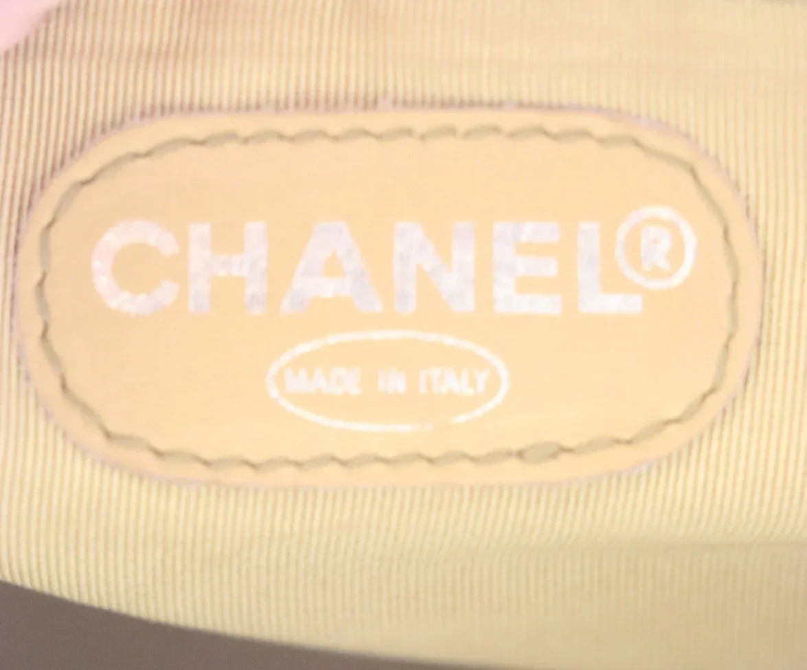 Chanel Yellow Caviar Leather Vintage Handbag - Image 7