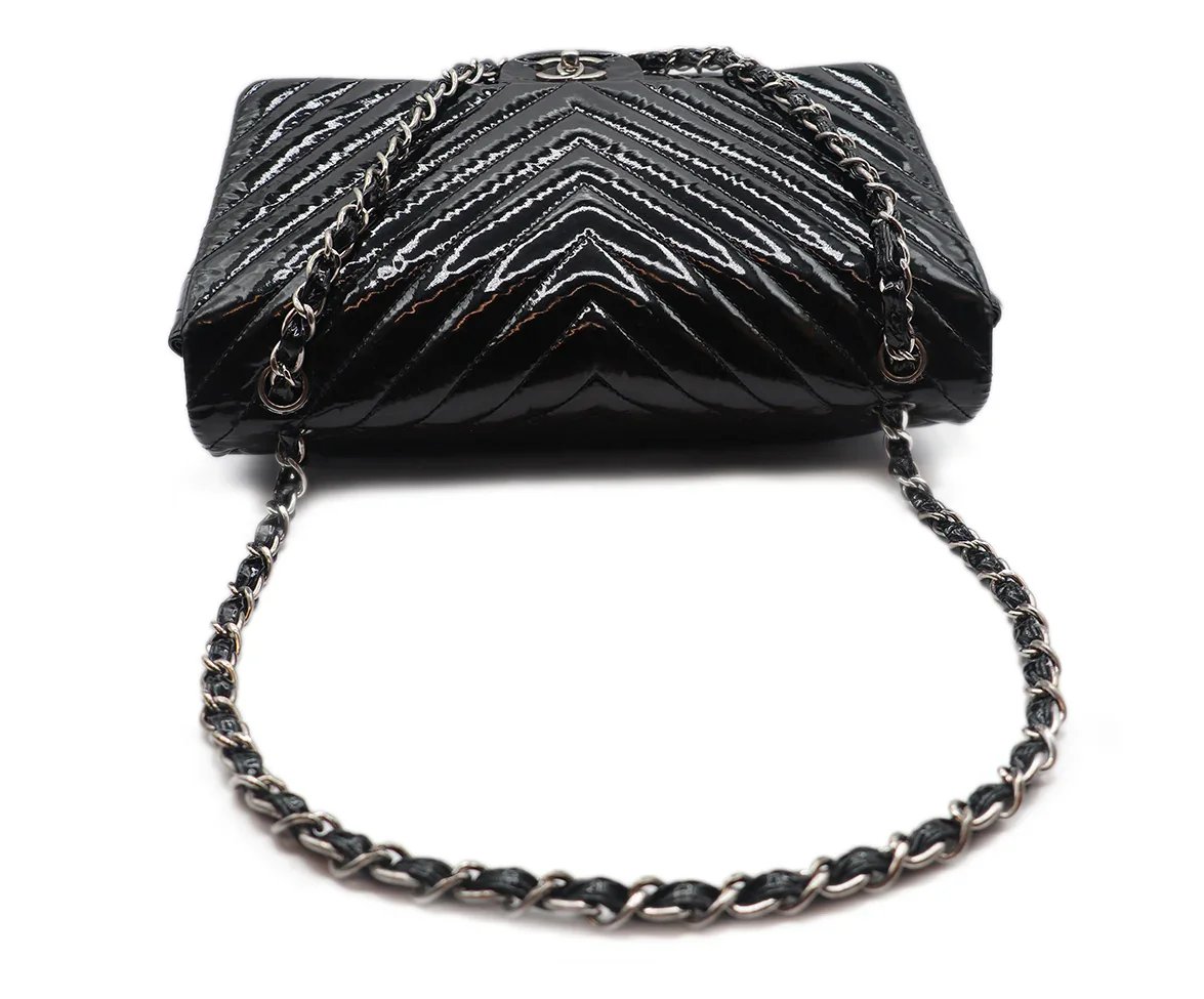 Chanel Black Patent Leather Jumbo Flap - Image 5