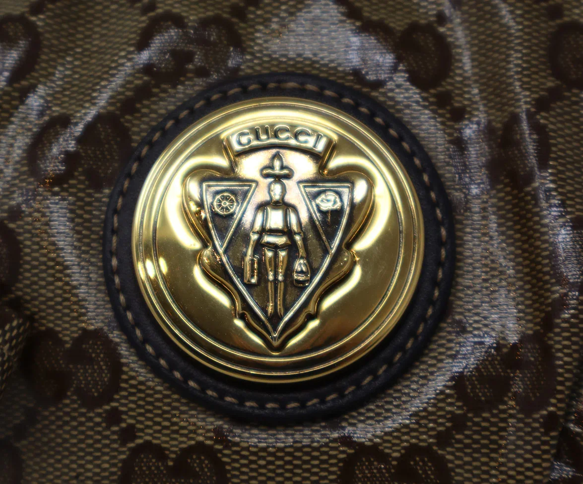 Gucci Vintage Beige Monogram Print Clutch - Image 9