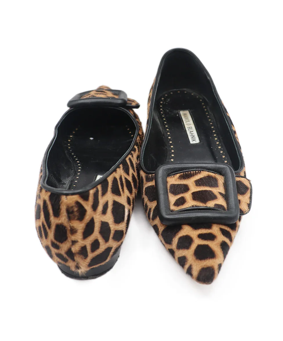 Manolo Blahnik Black & Beige Haircalf Print Flats Sz. 7.5 - Image 3
