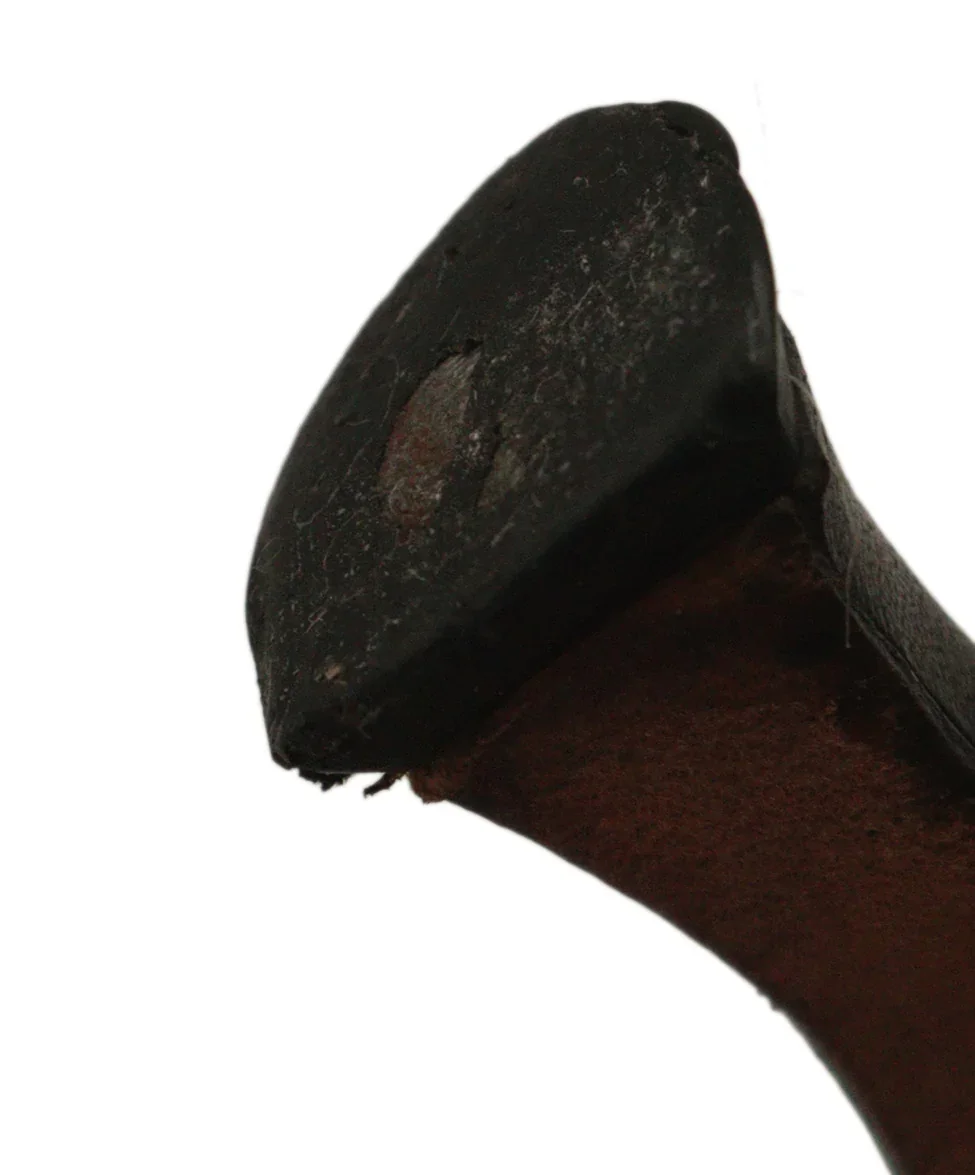 Manolo Blahnik Black Leather Stitched Heels sz 7 - Image 10
