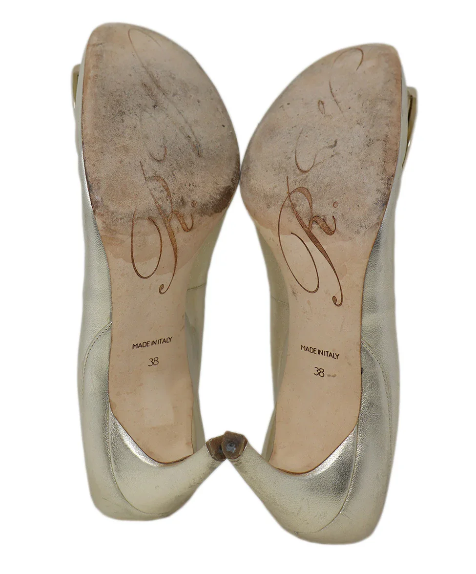 Roger Vivier Gold Leather Buckle Heels sz 8 - Image 5