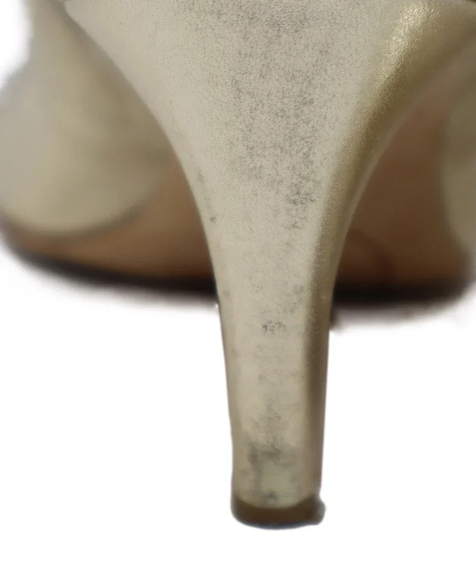Roger Vivier Gold Leather Buckle Heels sz 8 - Image 7