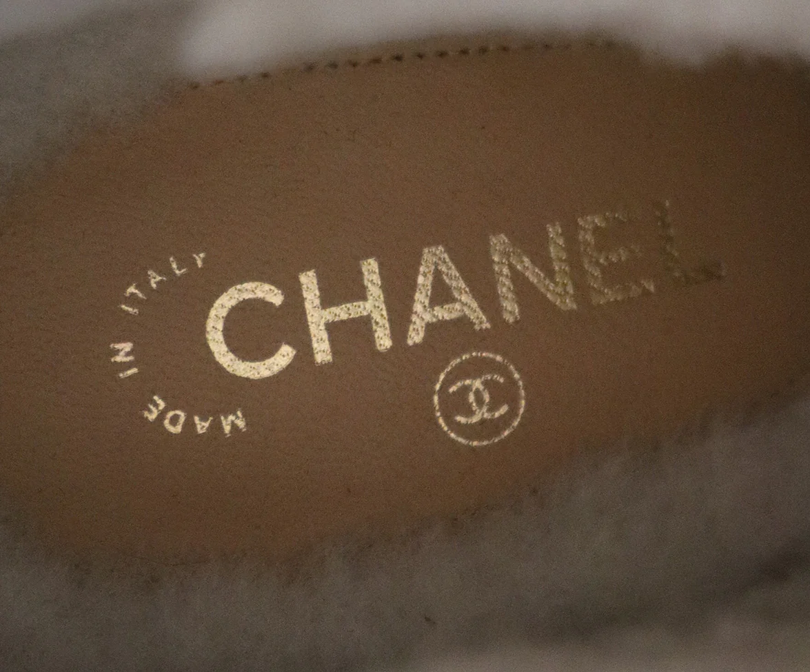 Chanel Neutral Ivory Shearling Boots sz 9 - Image 4