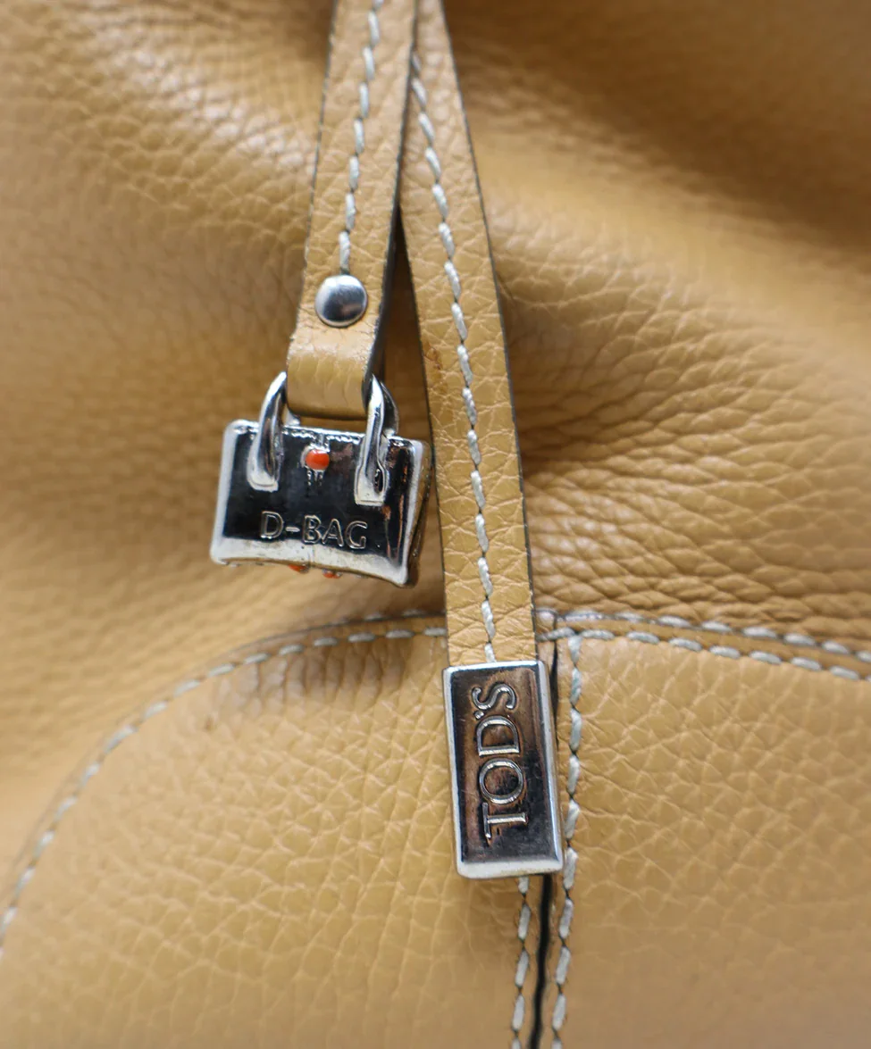 Tod's Neutral Tan Leather Tote Handbag - Image 8