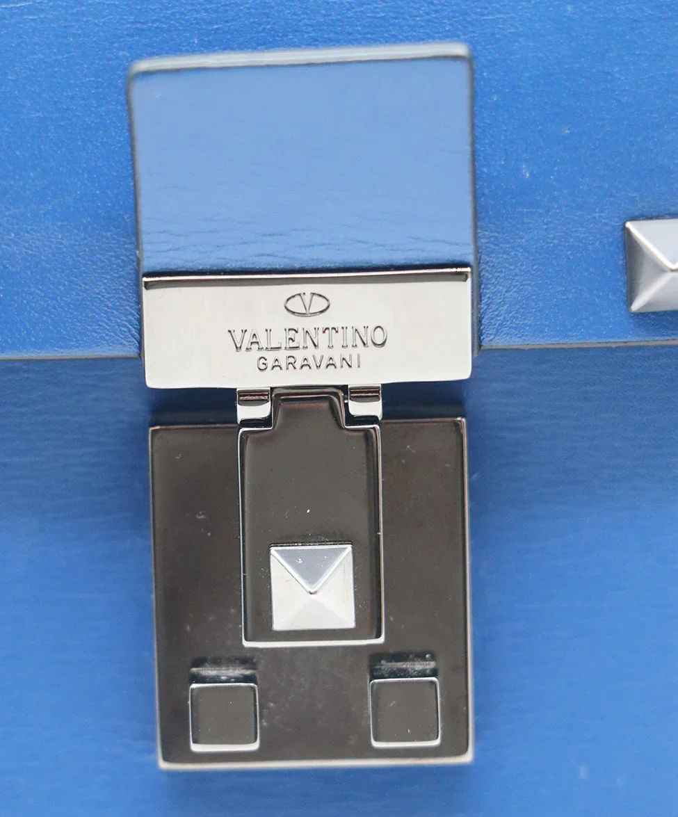Valentino Blue Leather Studded Handbag - Image 8