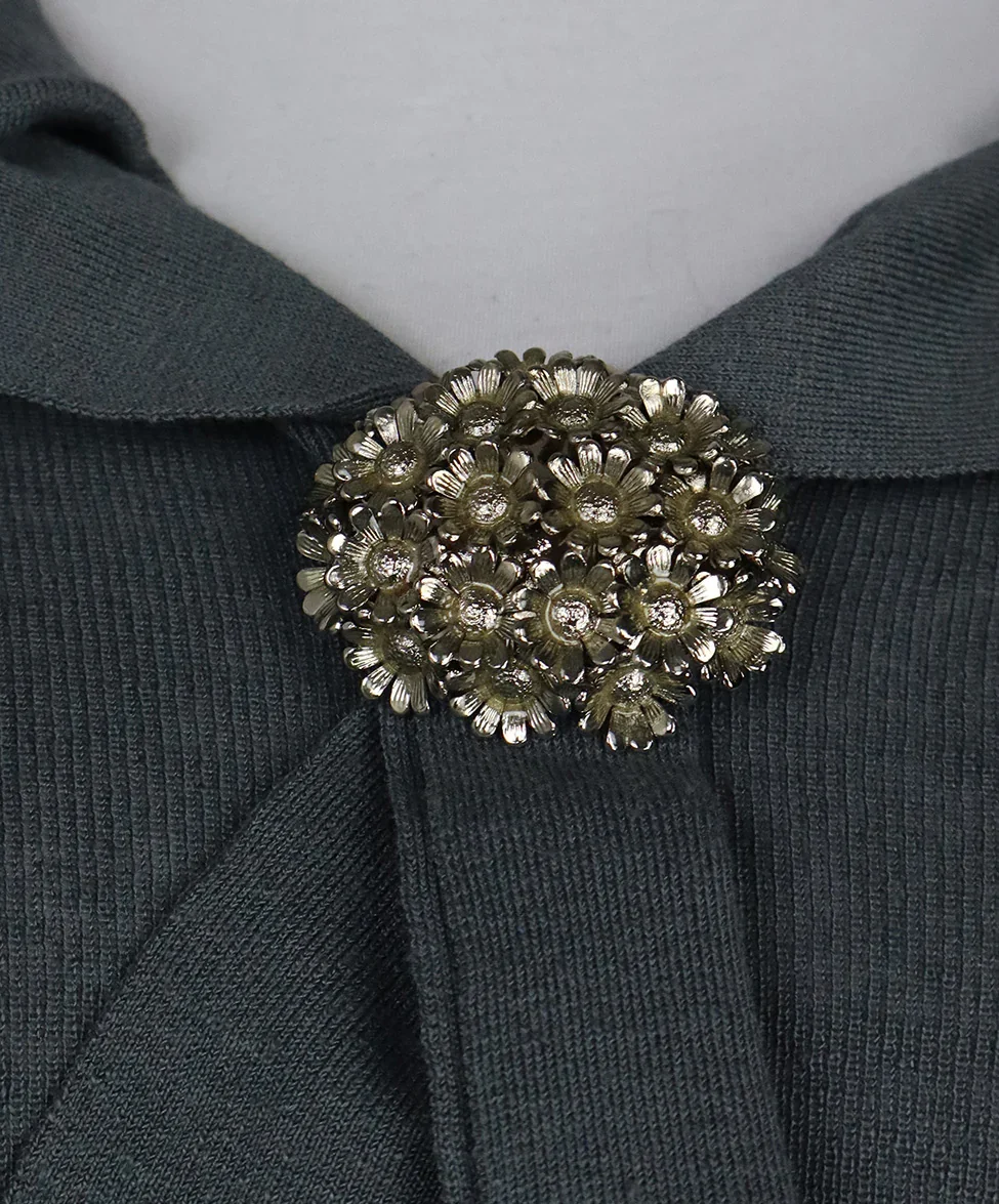 Valentino Charcoal Sweater w/ Metallic Floral Trim sz 4 - Image 6